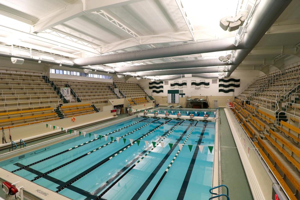 Lightruss LED Triangular - Collegiate Swimming Pool