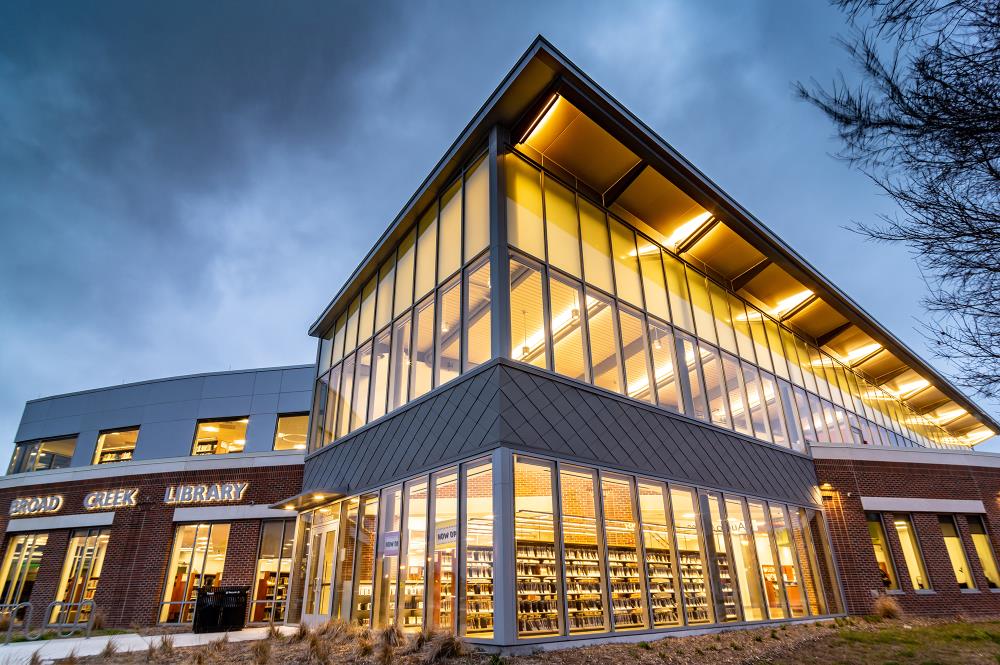 Echo Round 3.5 (interior and exterior) - Jordan-Newby Anchor Branch Library at Broad Creek